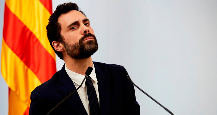 El presidente del Parlament, Roger Torrent, en una comparecencia pública / EFE