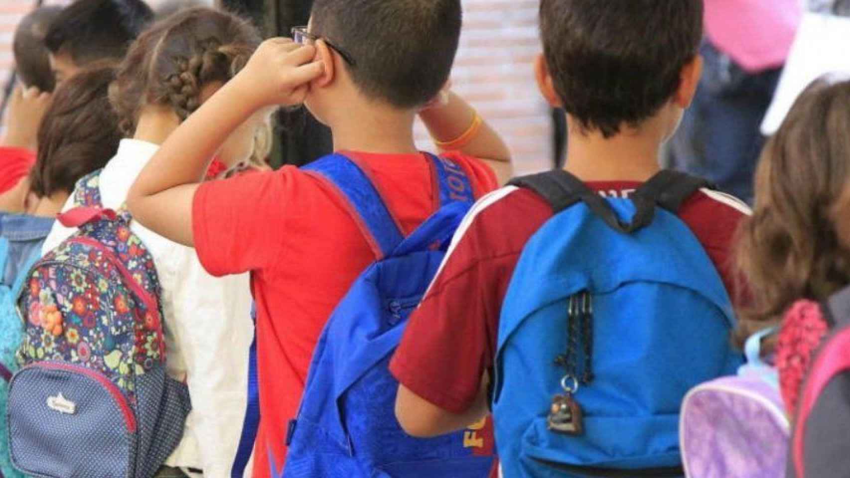 Niños acuden a clases, imagen de archivo / EFE