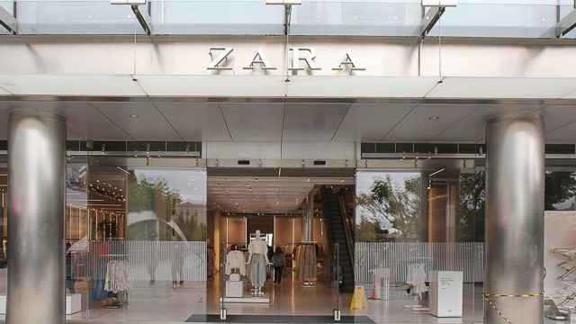 Una tienda de Zara, cuyas bolsas deberán pagarse a partir del lunes, así como en el resto de tiendas de Inditex / Cézaro De Luca (EP)