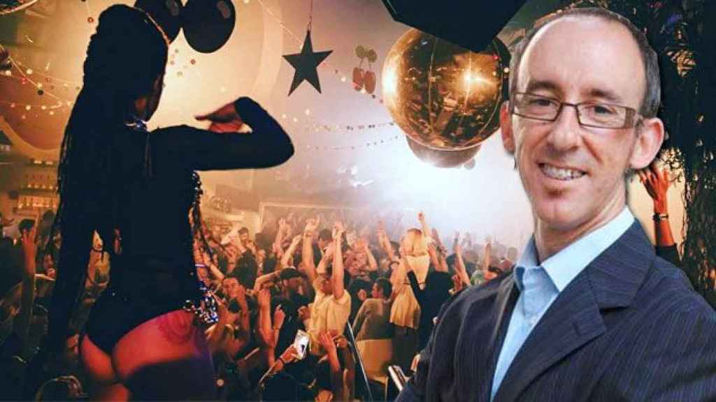 El alcalde de Sitges, Miquel Forns, y la imagen de una fiesta en el Pachá Sitges / FOTOMONTAJE CG