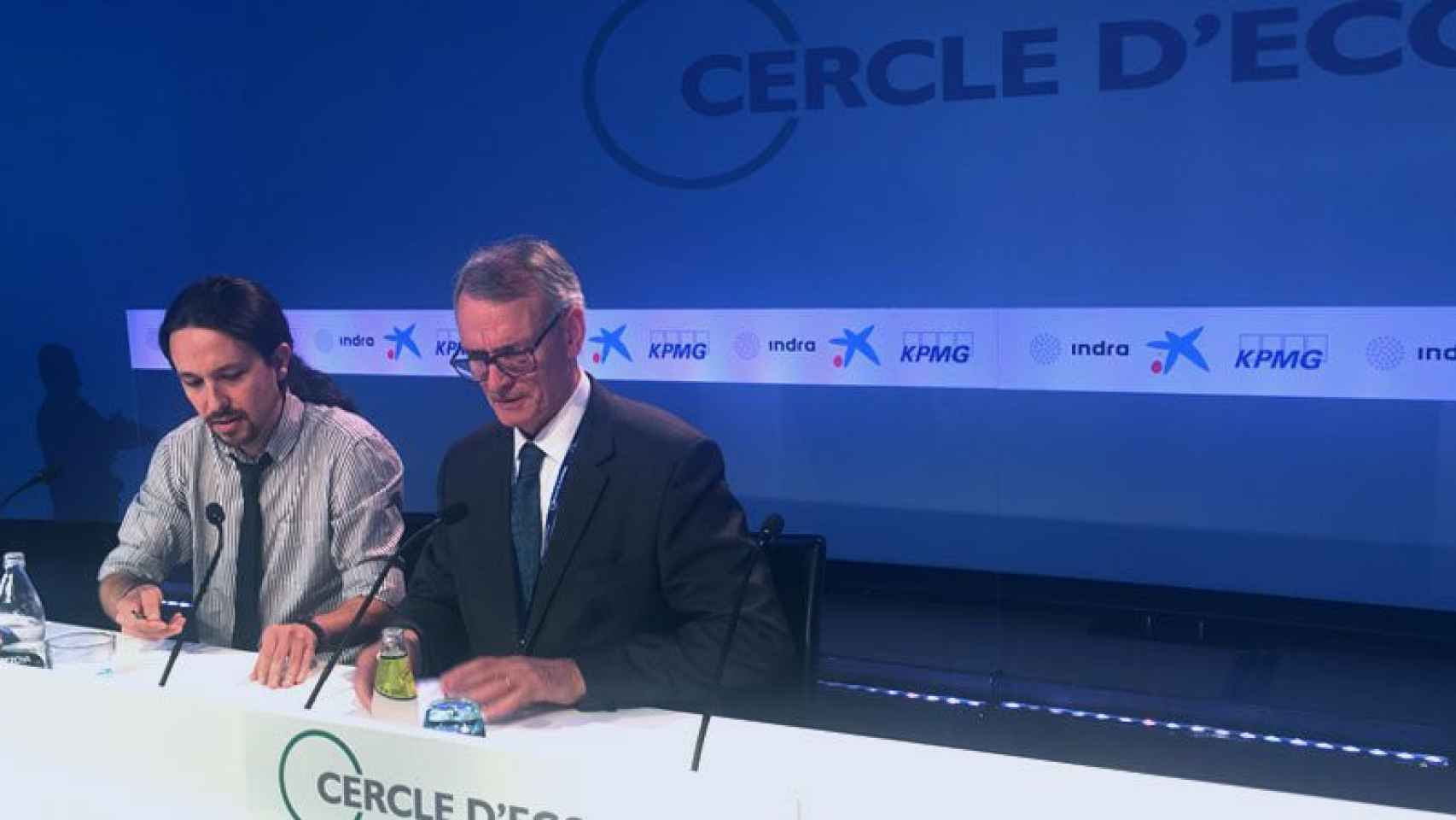 Pablo Iglesias (izquierda) y Antón Costas (dercha), al inicio de su sesión en la XXII Reunión del Círculo de Economía de Sitges.