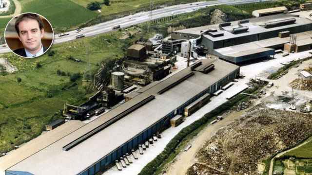 El presidente de Celsa, Francesc Rubiralta, y la sede del grupo industrial situada en Castellbisbal (Barcelona)