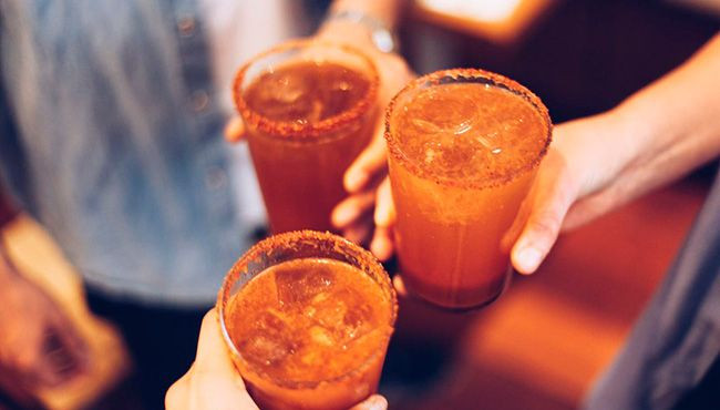 La Michelada tiene diferentes formas de preparación, pero la base está en la cerveza / CG