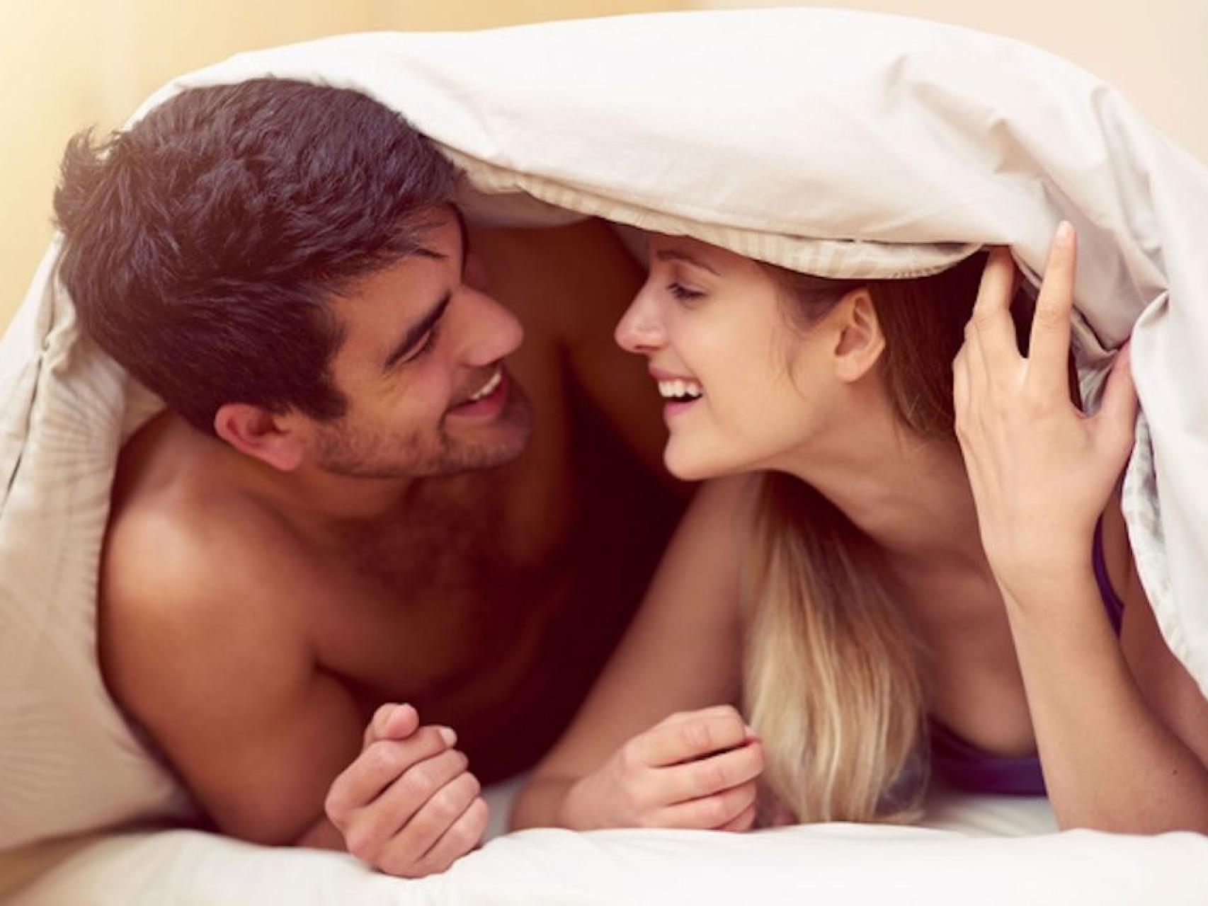 Cómo mejorar relación de pareja en la cama?