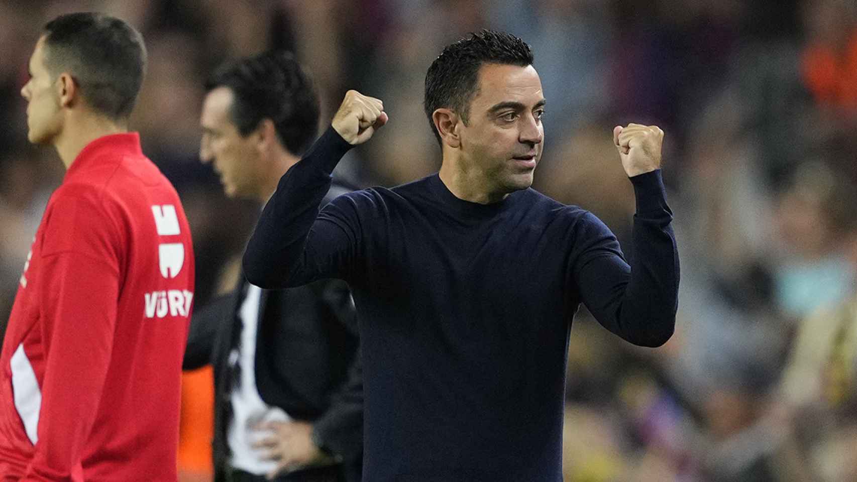 Xavi festeja uno de los goles del Barça, durante la goleada contra el Villarreal / EFE