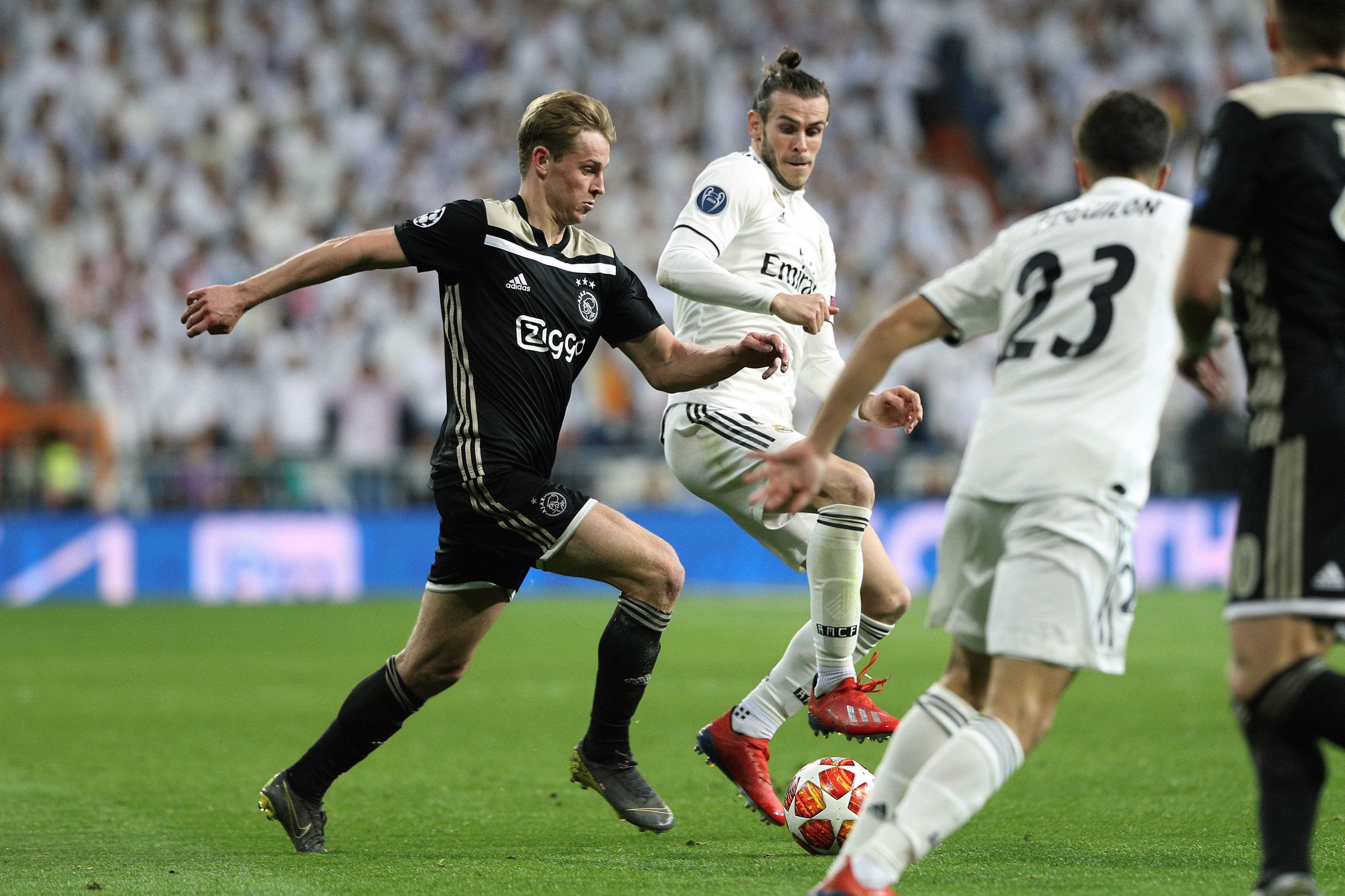 Una foto de Frenkie De Jong durante el partido contra el Real Madrid / EFE