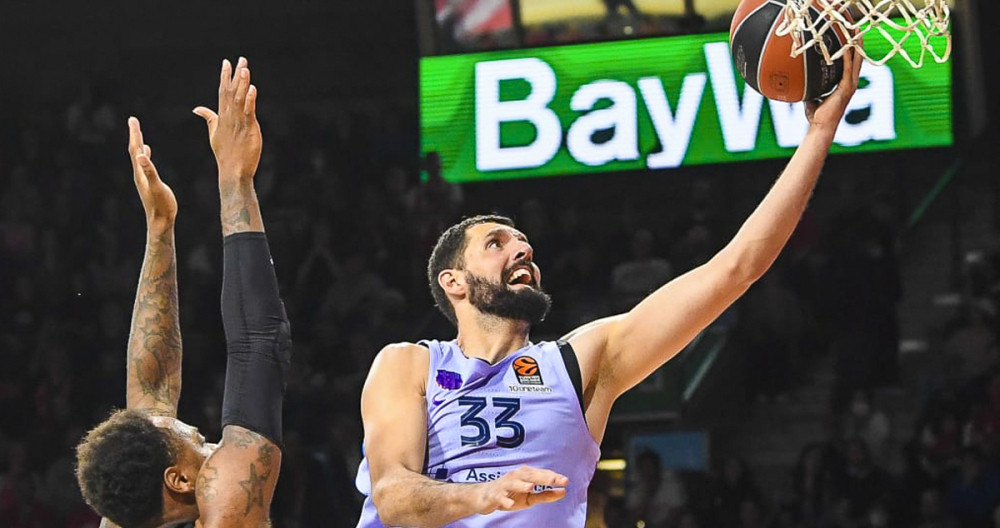 Mirotic, en una jugada durante la victoria del Barça contra el Bayern en la Euroliga / FCB