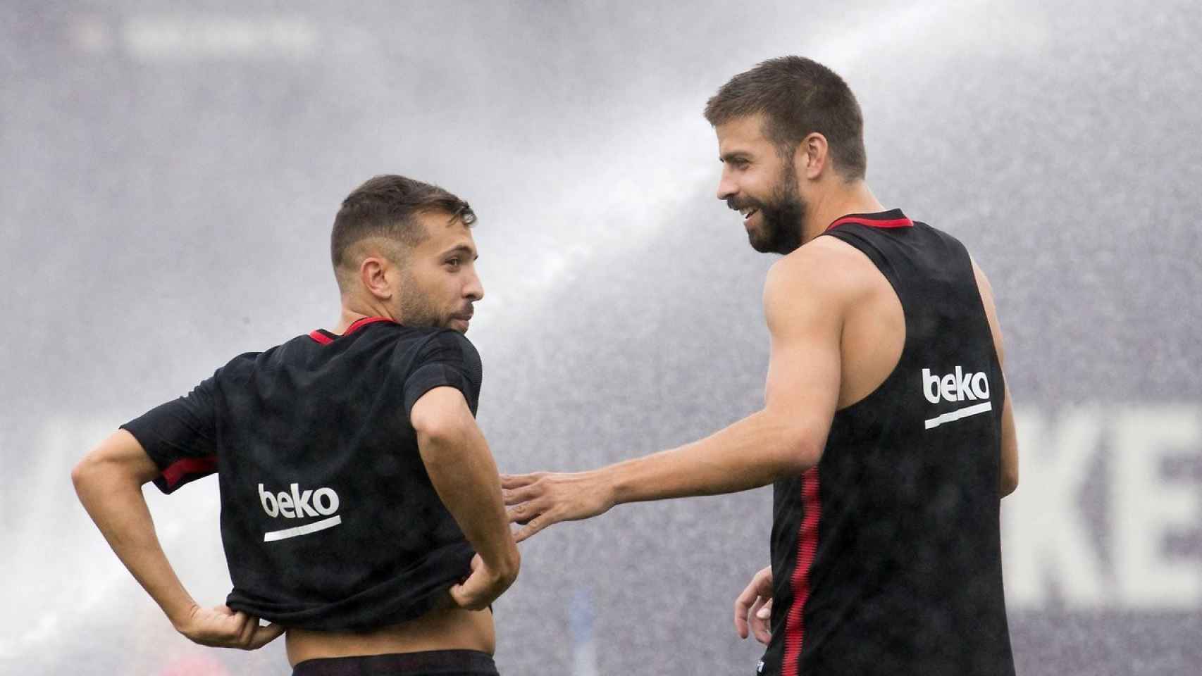 Jordi Alba y Piqué, los contadores de pases/ EFE