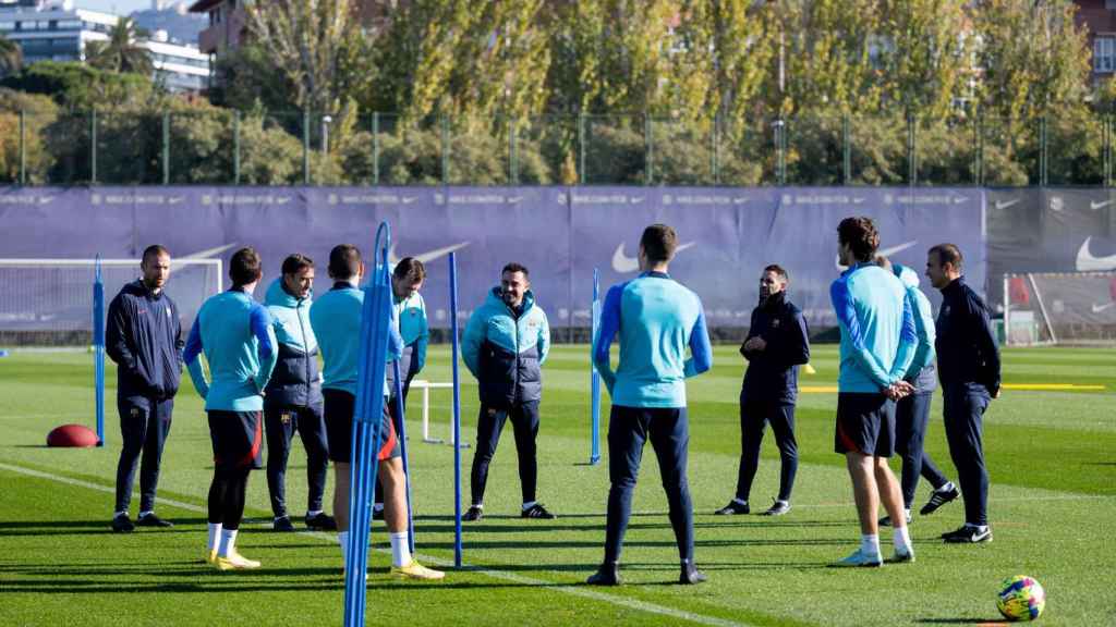 El FC Barcelona regresa a los entrenamientos pensando en el RCD Espanyol / FCB