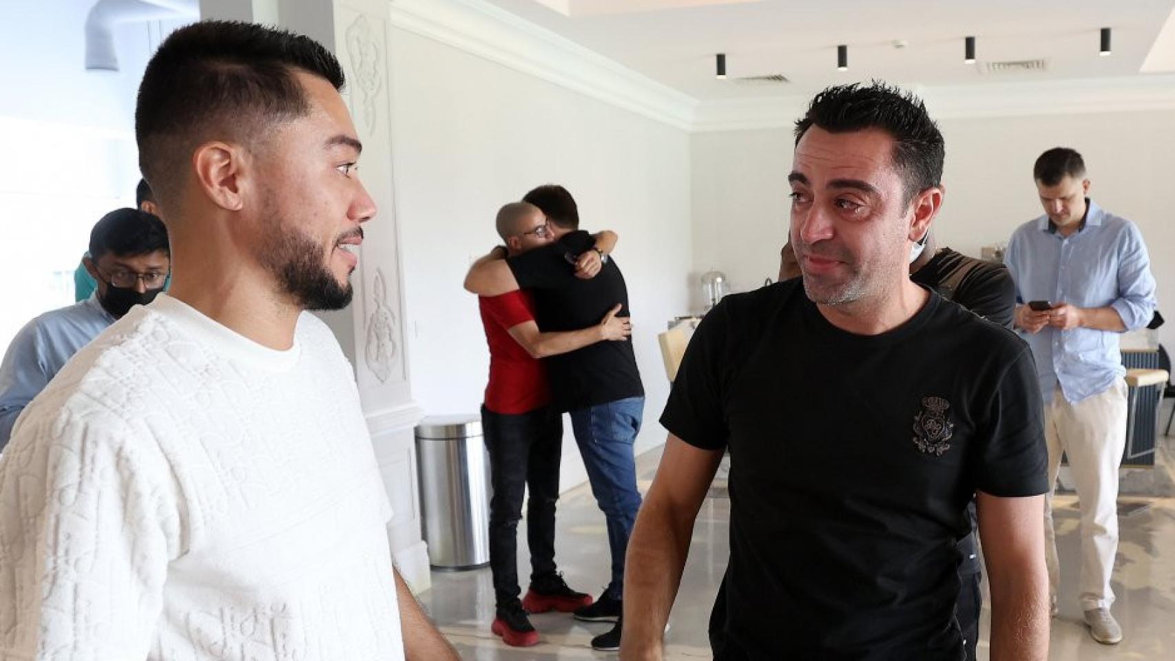 Xavi Hernández, nuvo entrenador del Barça, llora en su despedida del Al-Sadd / AL-SADD