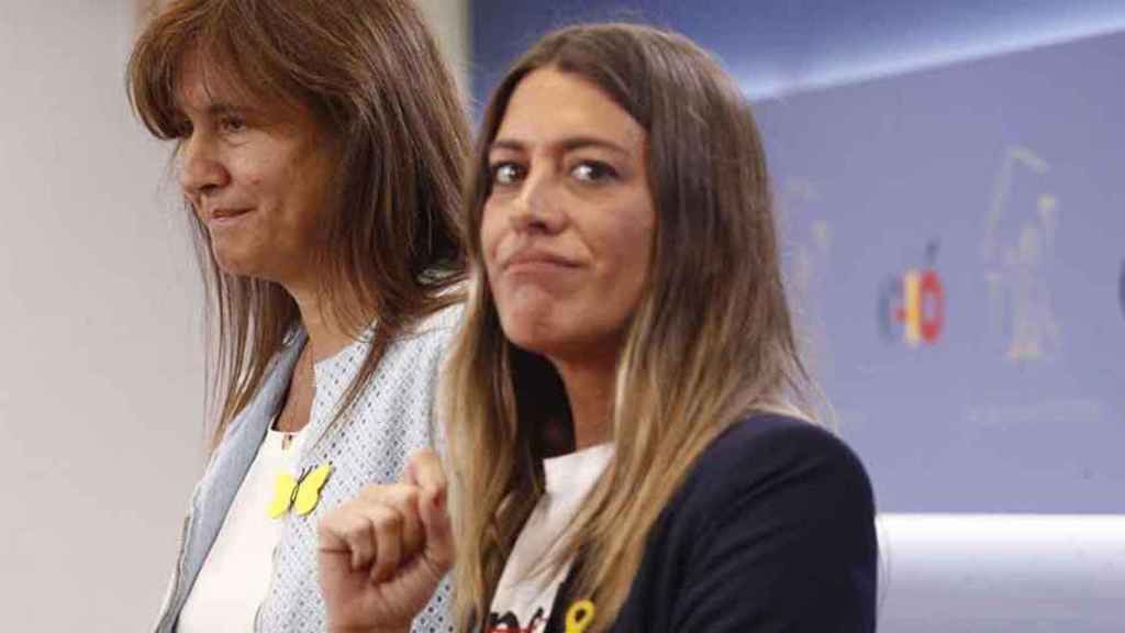 La diputada de JxCat en el Congreso, Míriam Nogueras, junto a Laura Borràs / CG