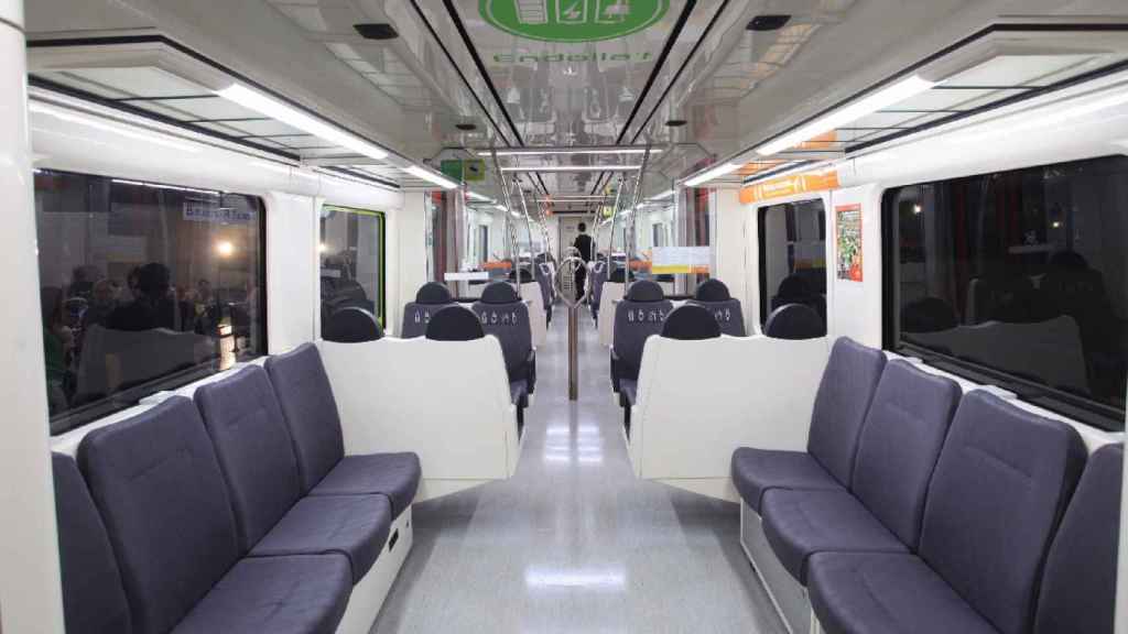 Interior de un tren de Ferrocarrils de la Generalitat de Catalunya / EUROPA PRESS