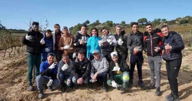 Jóvenes participantes del curso de auxiliar viticultor de la Fundación Mercè Fontanilles / FUNDACIÓN MERCÈ FONTANILLES