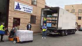 Mercadona, donando material a la Associació Cívica La Nau / MERCADONA