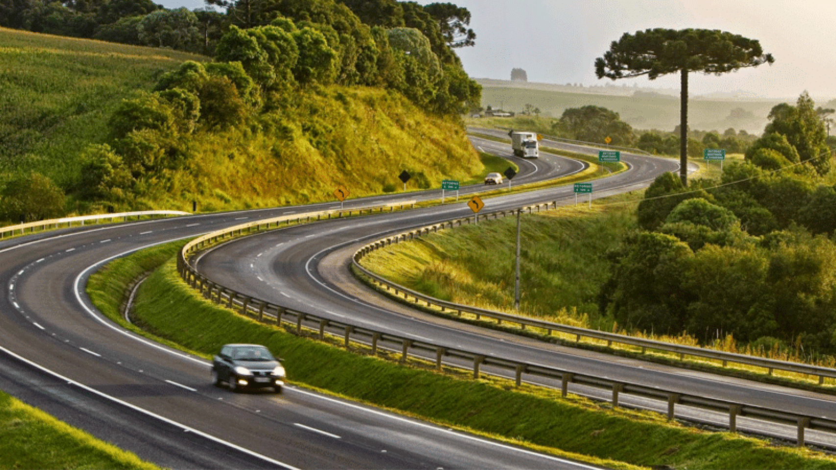 El Gobierno, tras quitar el peaje de las autovías quebradas, prepara un plan para pagar por el uso de todas las vías rápidas