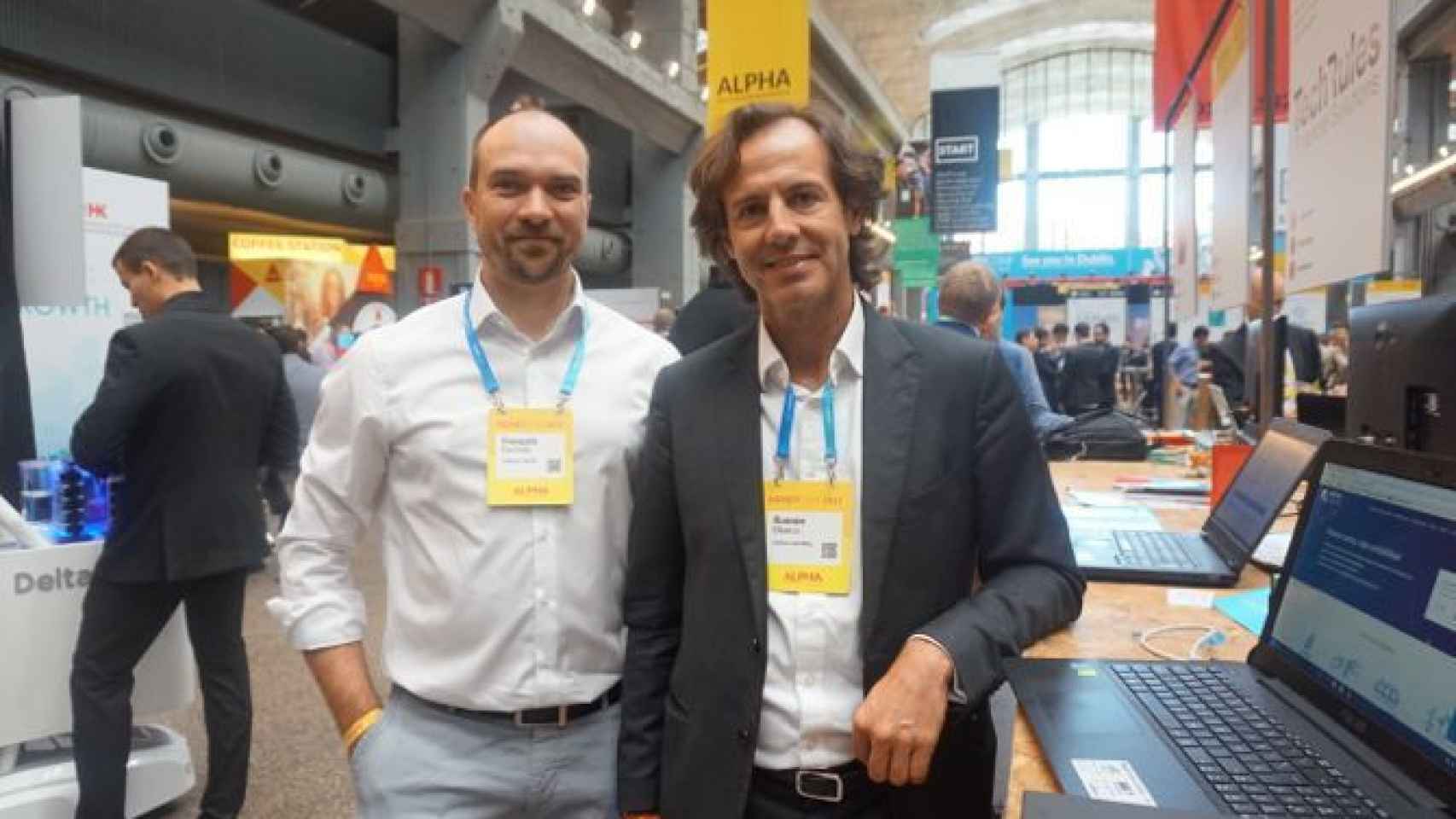 El consejero delegado de Indexa Capital, François Derbaix, y el responsable de Indexa Lending, Ramón Blanco, durante el evento de MoneyConf en Madrid