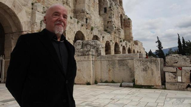 Paulo Coelho / Alvaro Teixeira en WIKIMEDIA COMMONS