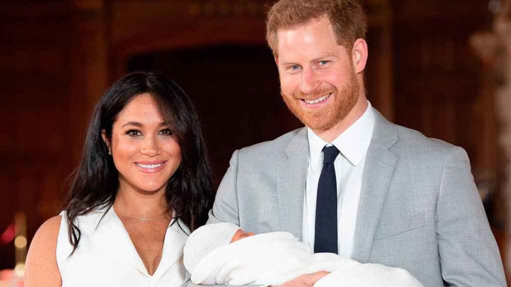 Meghan Markle, el príncipe Harry y su hija Lili / EP