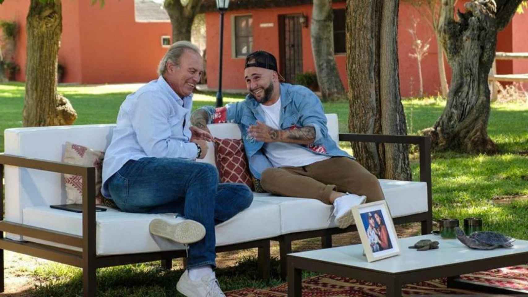 Bertín Osborne y Kiko Rivera en el programa 'Mi casa es la tuya' / MEDIASET