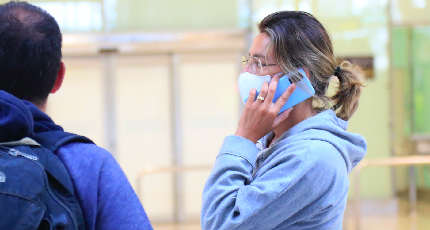 Sandra Barneda en el aeropuerto cuando regresó de grabar 'La isla de las tentaciones' / AGENCIAS