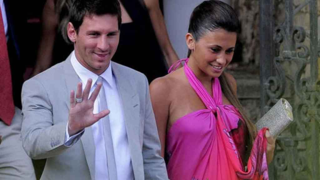 Antonella Roccuzzo y Messi en una boda