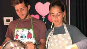 Sergi Roberto y Coral Simanovich preparando la cena / FOTOMONTAJE DE CULEMANÍA