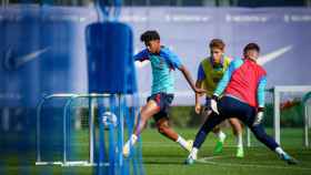 Lamine Yamal, canterano del Barça, durante un entrenamiento del primer equipo / FCB