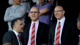 Imagen de archivo de Joel Glazer y Avram Glazer, propietarios del Manchester United / ARCHIVO