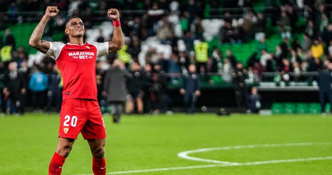 Diego Carlos celebrando una victoria con el Sevilla / EFE