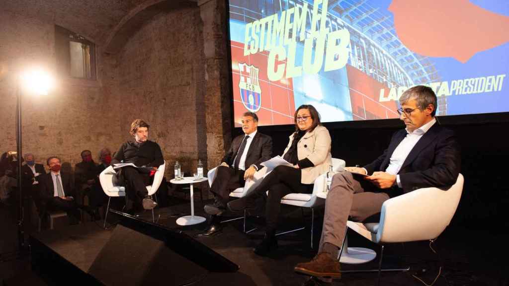 Joan Laporta con Maria Elena Fort, Jordi Llauradó y Juli Guiu (izquierda) en un acto de campaña / 'Estimem el Barça'