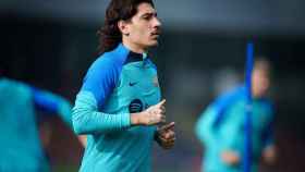 Héctor Bellerín, en un entrenamiento del Barça / FCB