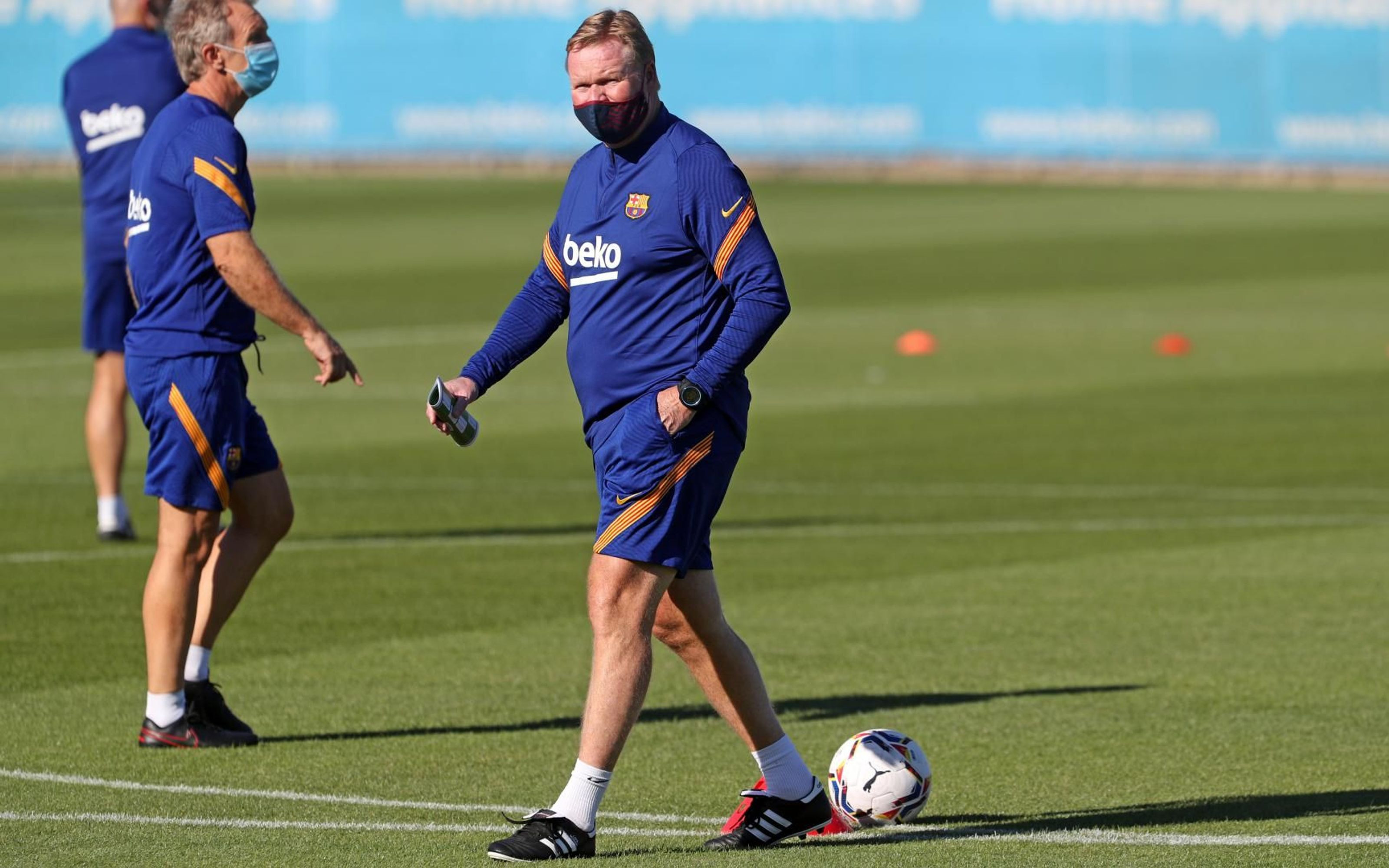 Koeman en el primer entrenamiento con el Barça / FCB