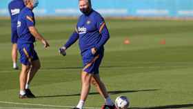 Koeman en el primer entrenamiento con el Barça / FCB