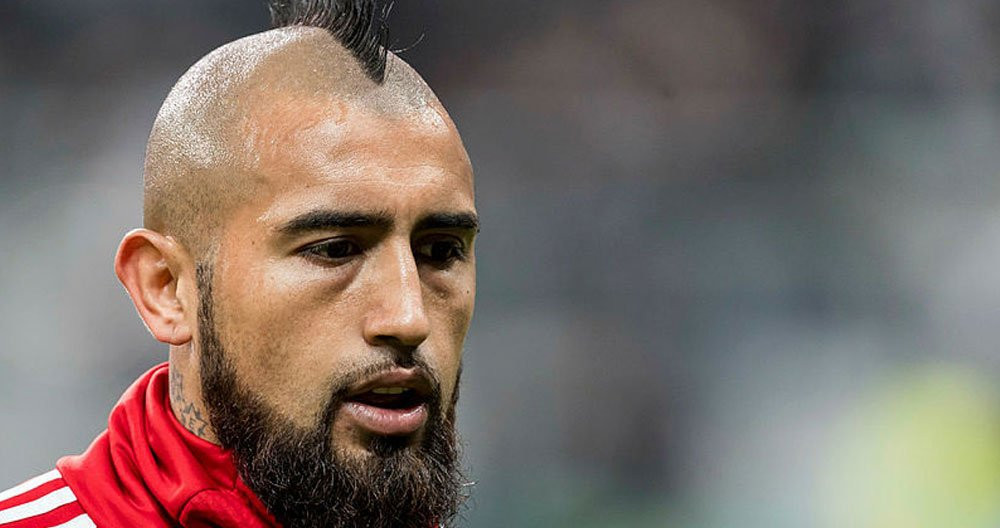 Arturo Vidal luce su fina cresta y esa barba prominente / EFE