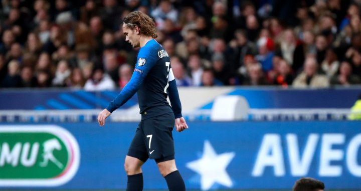 Antoine Griezmann, cabizbajo tras una ocasión de Francia / EFE