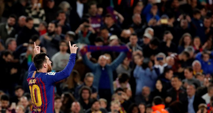 Leo Messi celebra su tanto ante el Levante / EFE