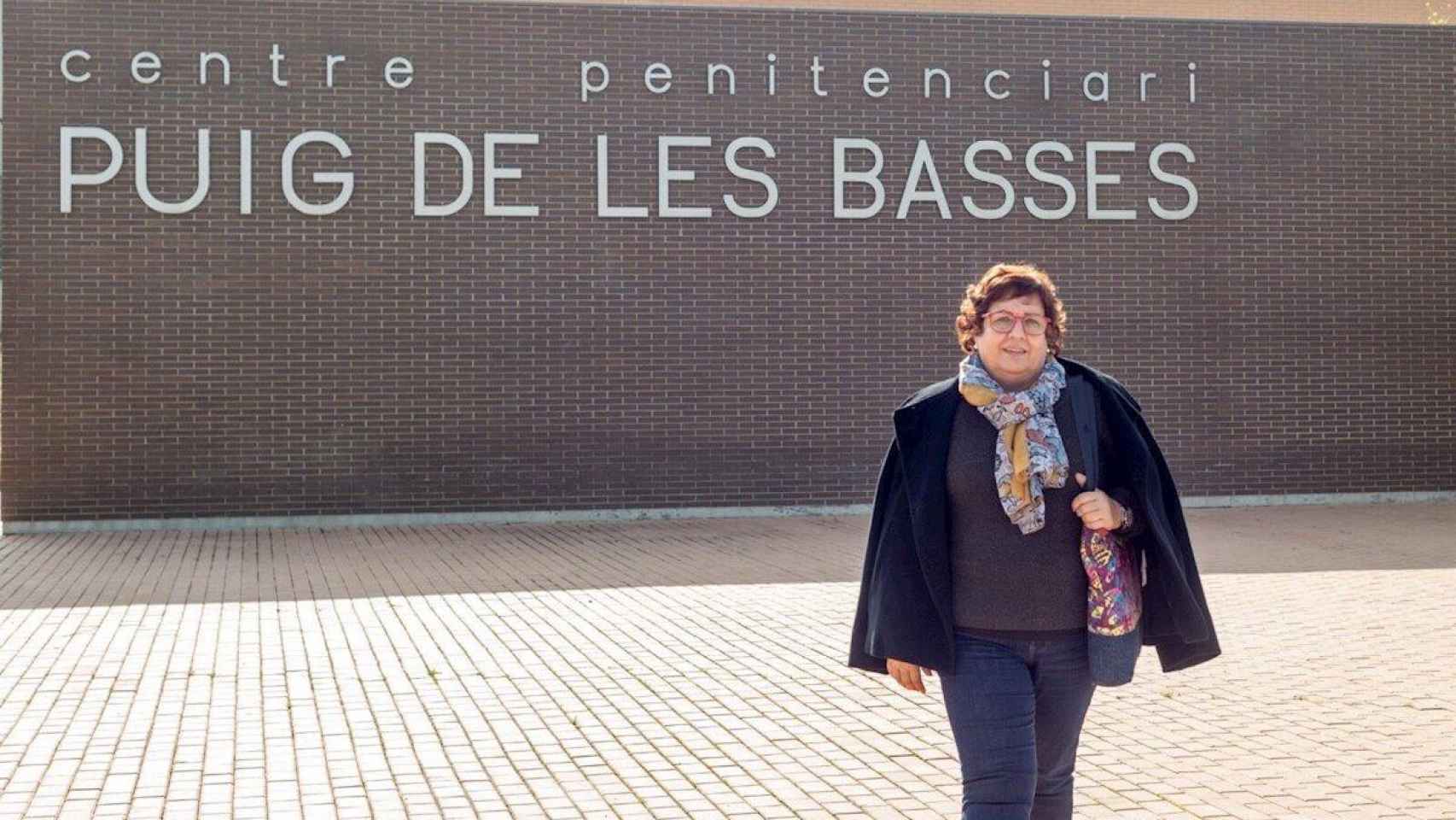 La exconsejera Dolors Bassa a la salida de la cárcel en un permiso / EP