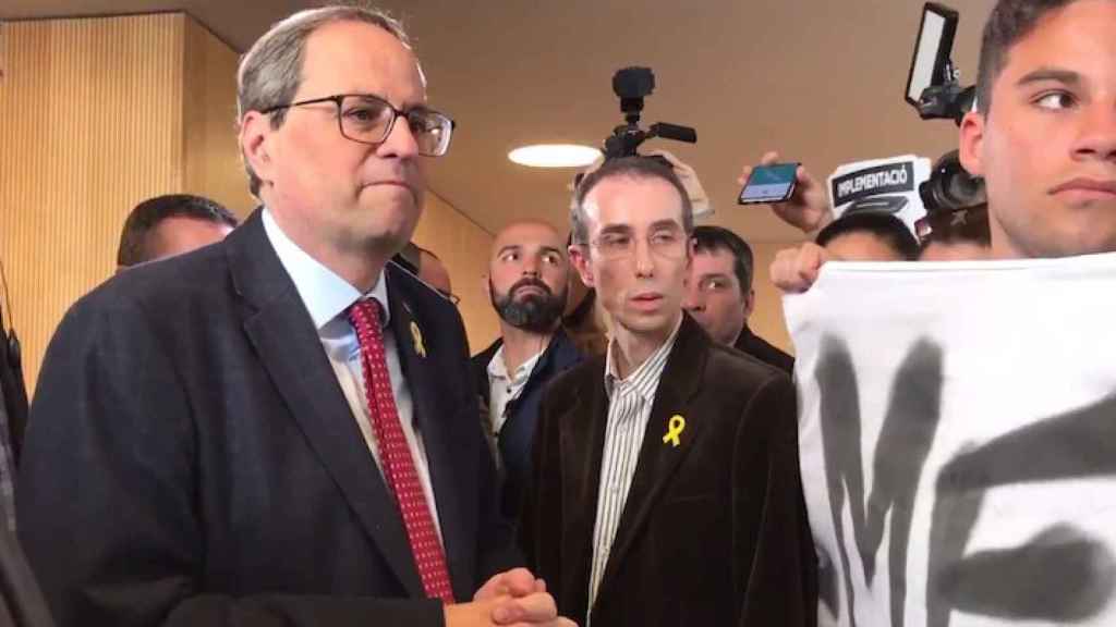 El presidente de la Generalitat, Quim Torra, durante el 'escrache' de los CDR / 324 persa