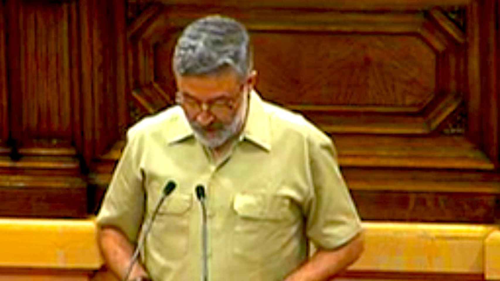 El diputado de la CUP, Carles Riera, durante su intervención en el pleno del Parlament / CG