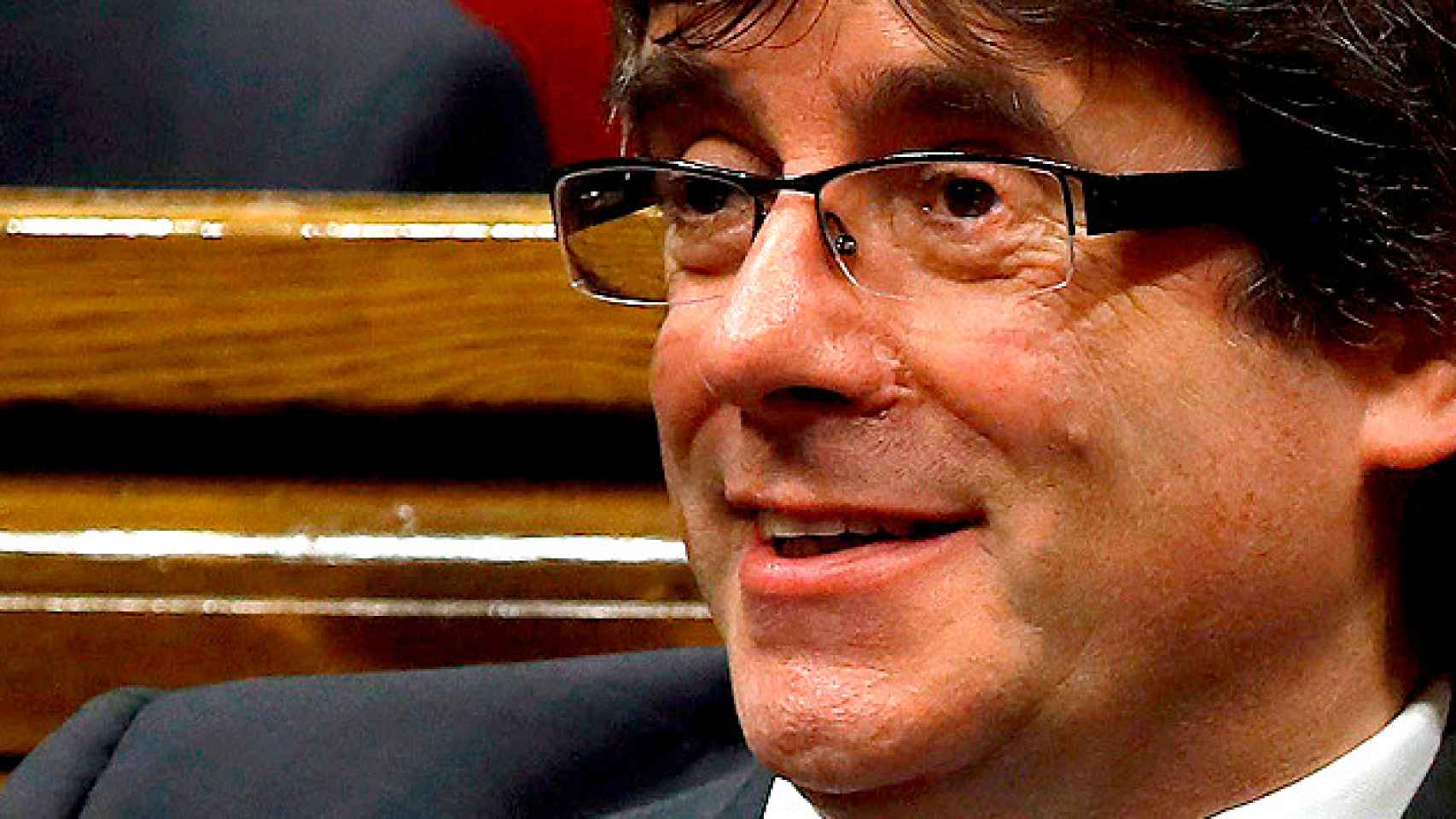 Carles Puigdemont durante el pleno monográfico para abordar la respuesta a la aplicación del artículo 155 de la Constitución / EFE