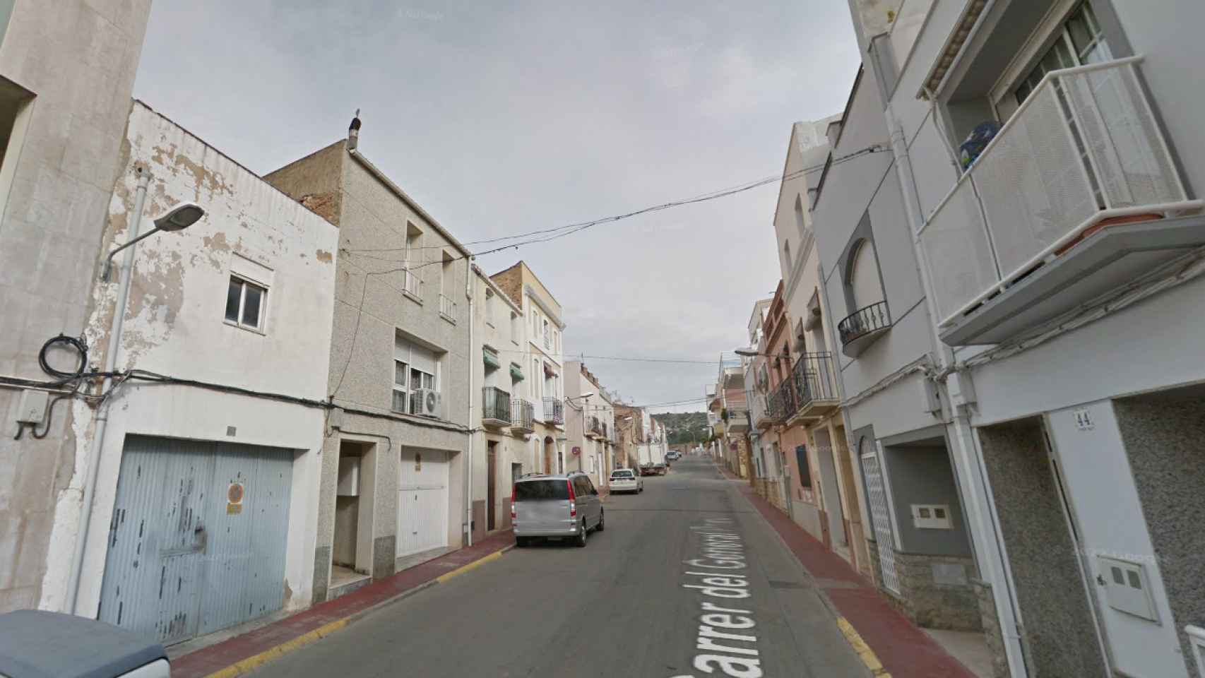 Calle del General Prim en Alcanar (Tarragona), donde un trabajador ha caído de un andamio y se encuentra en estado crítico / GOOGLE STREET VIEW