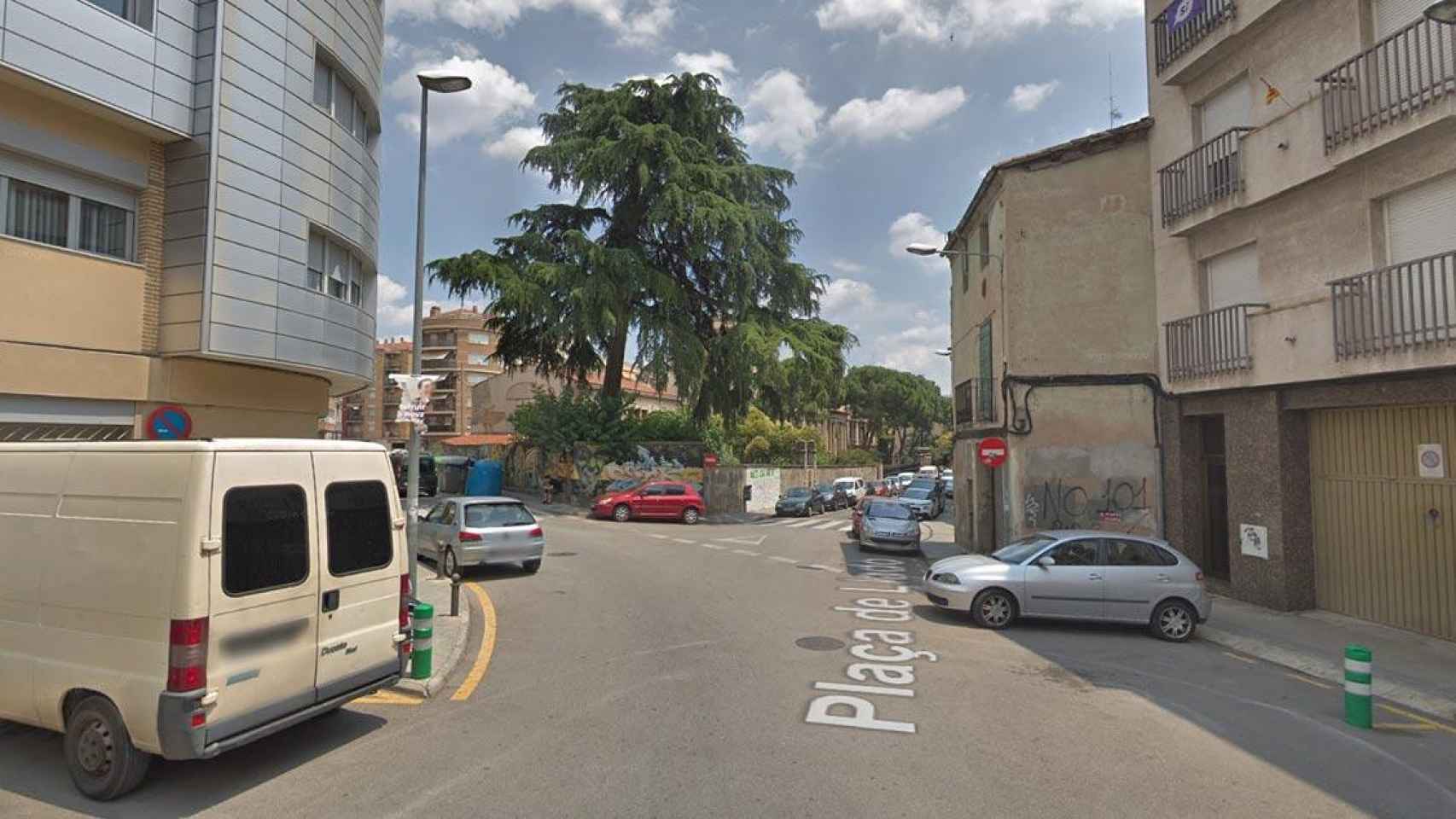 La plaza de Lladó de Manresa (Barcelona), donde un hombre fue apuñalado el domingo por la noche / GOOGLE STREET VIEW