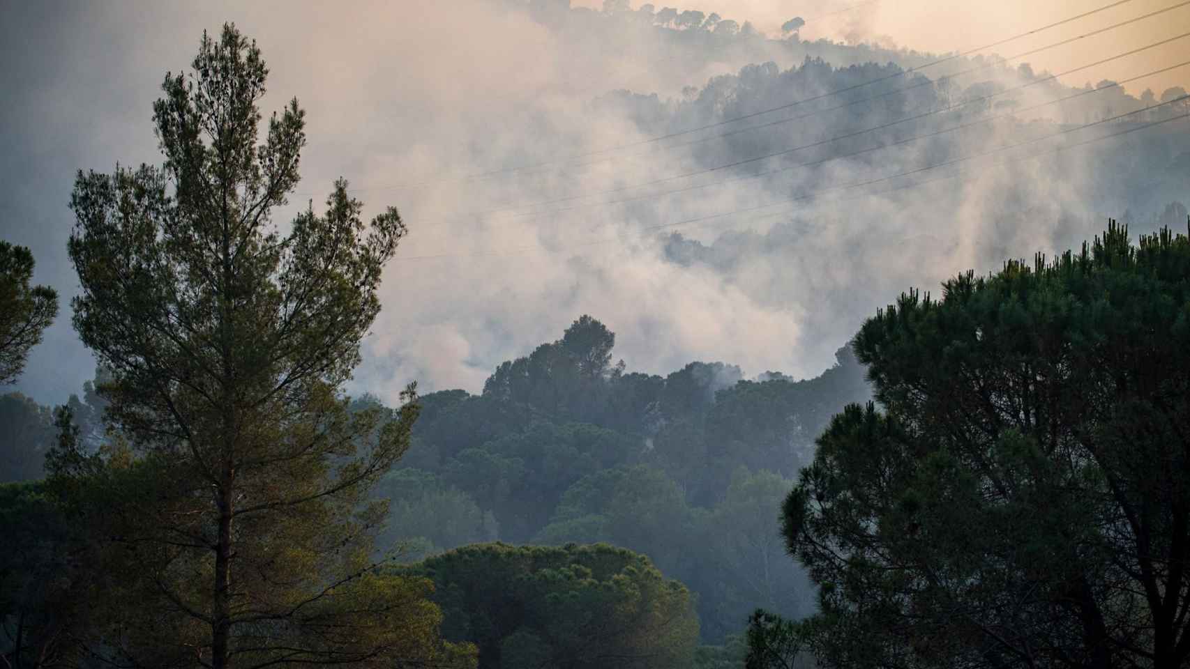 Incendio en Castellví de Rosanes / LORENA SOPENA (EUROPAPRESS)