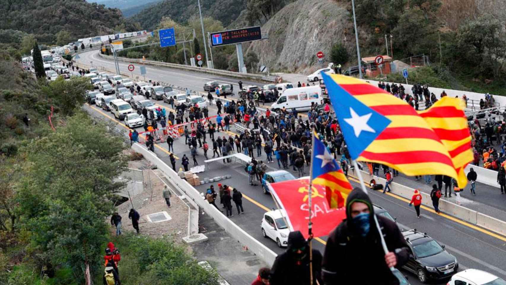 Corte de La Jonquera tras la condena del 1-O, por el que investigan al activista de la ANC de Manresa / EFE