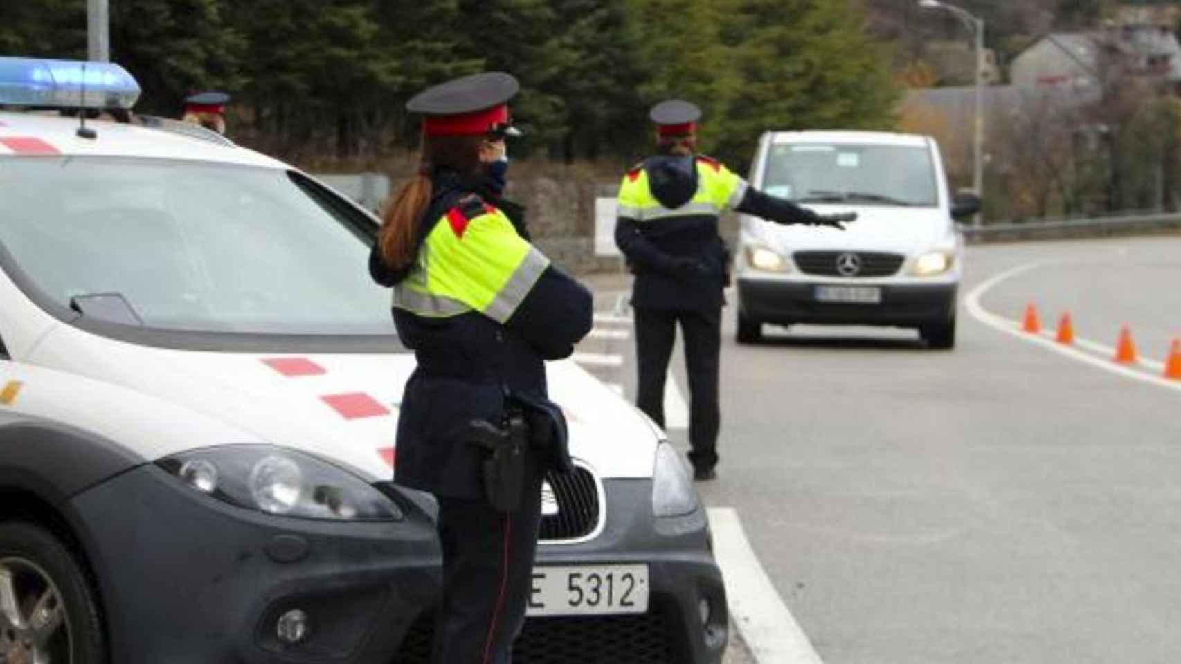 Un control durante las restricciones a la movilidad entre municipios / MOSSOS