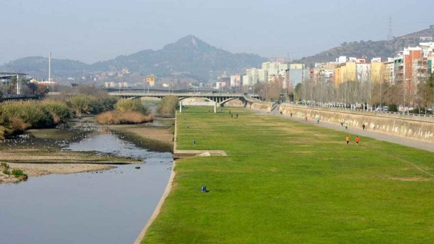 Cauce del río Besòs, donde el menor se habría deshecho de su bebé / AJ.BCN