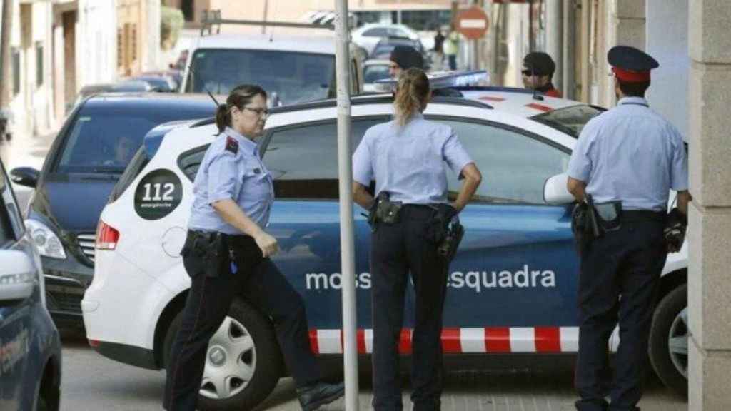 Una foto de archivo de los Mossos d'Esquadra en un operativo policial