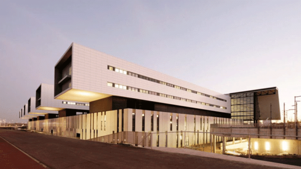 Fachada del Hospital Sant Joan de Reus, donde se ha detectado el brote de sarna / CG