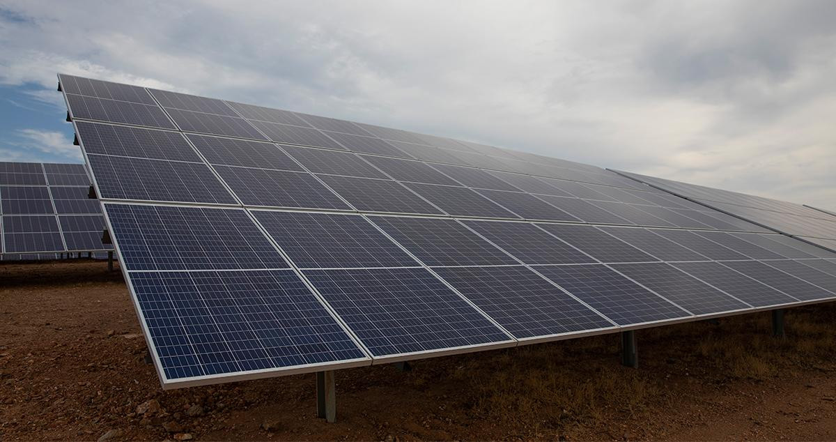 Placas de energía solar de Iberdrola / EUROPA PRESS
