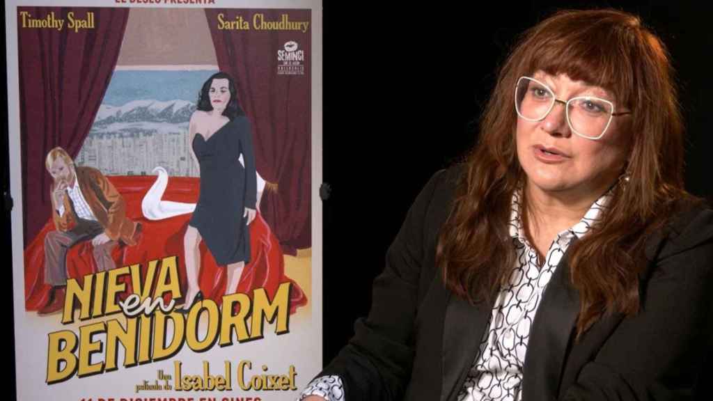 Isabel Coixet, junto al cartel de 'Nieva en Benidorm', que estrena en plena pandemia / EP